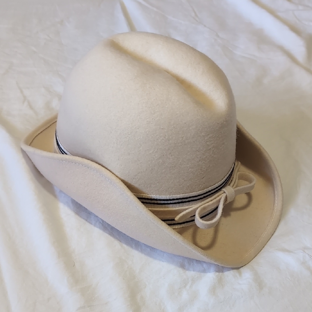 Skin Cream Felt Fedora with Striped Band
